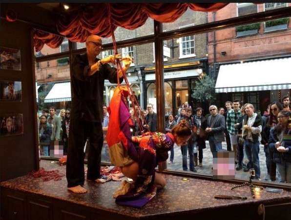 Fetlife censorship: Unannounced photo editing by caretakers